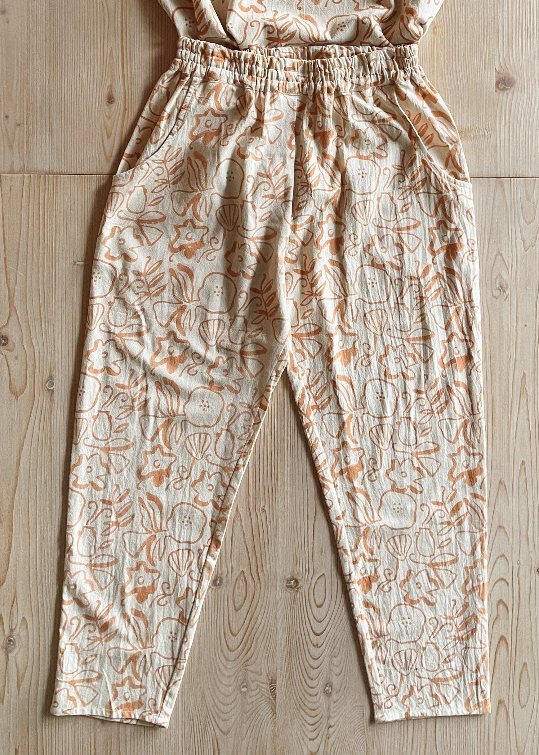 PO-EM Cotton Pants in Seashell Block-Print