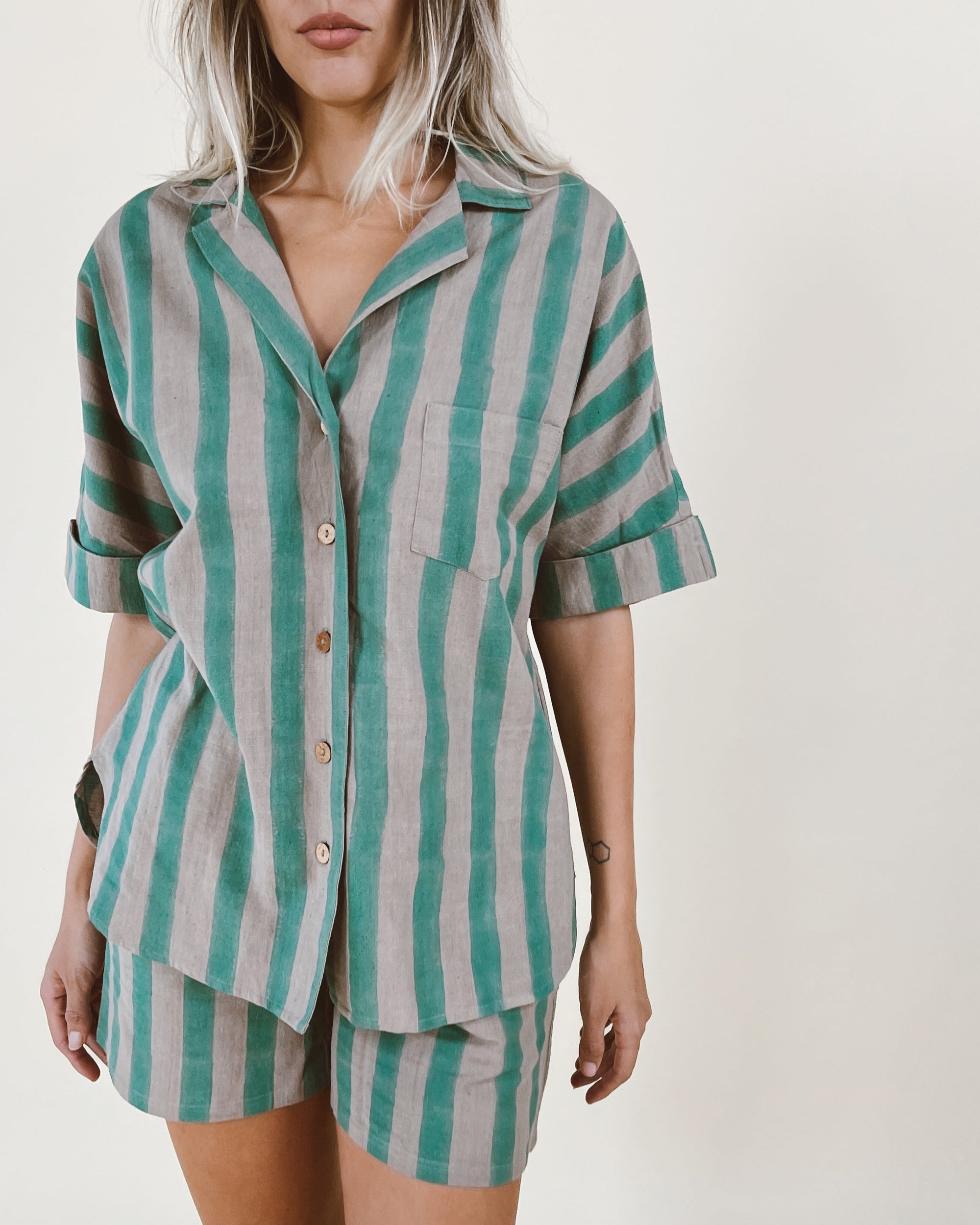 Button Down Palms Top in Stripe Seastripe