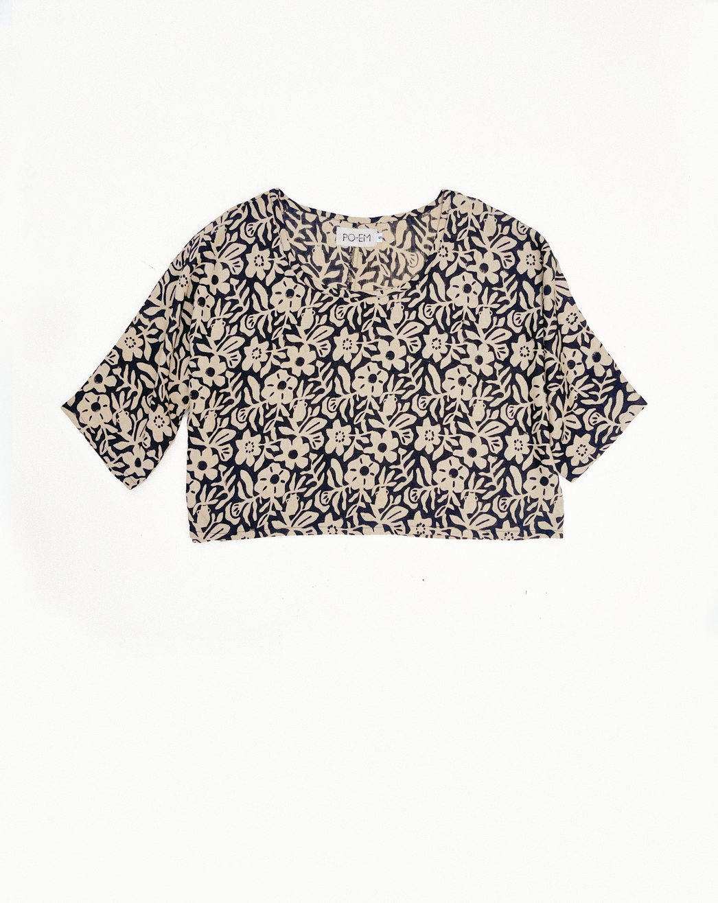 Floral patterned blouse on a white background PO-EM
