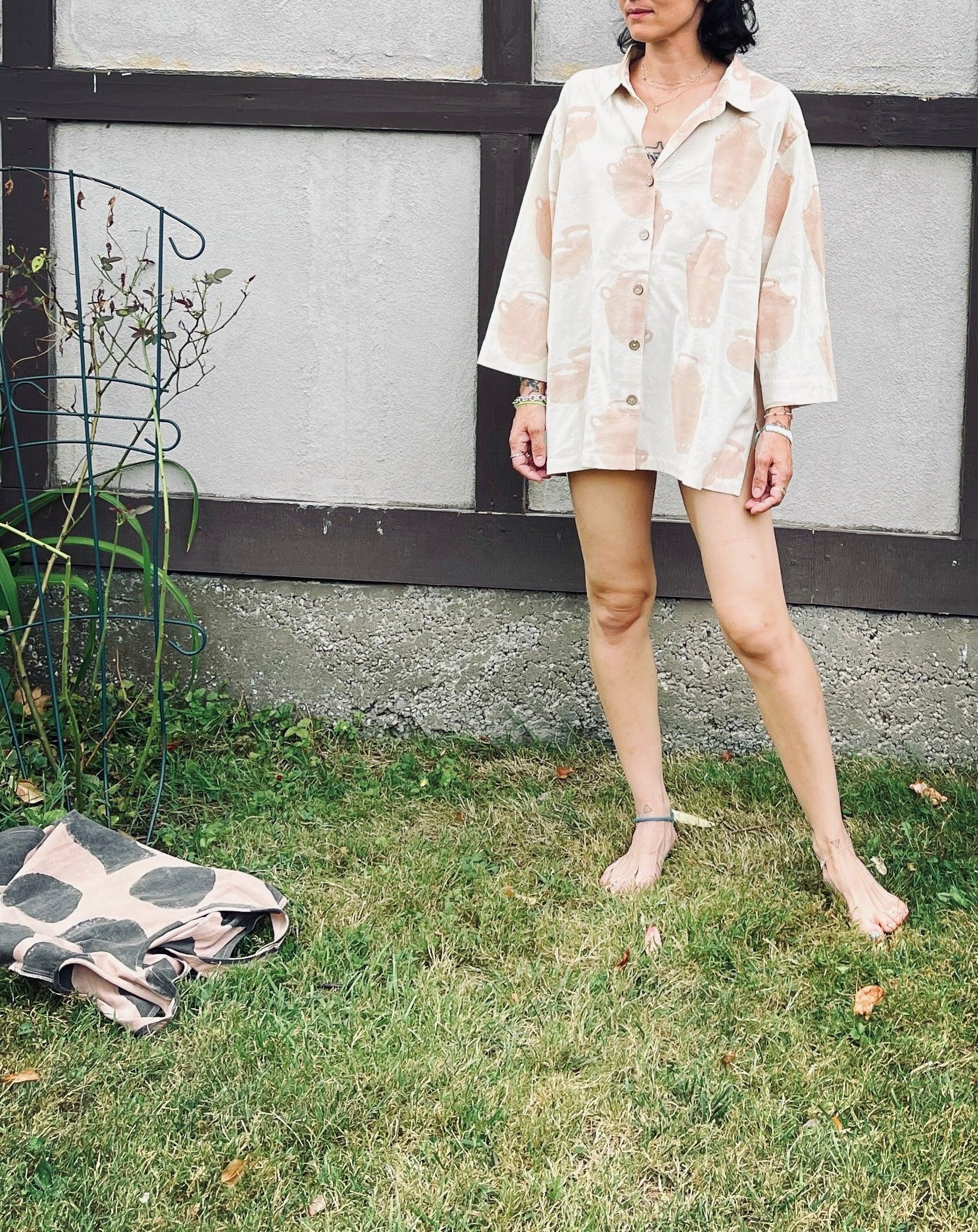 CASA TOP in Jug is a handmade block-printed button down top. 